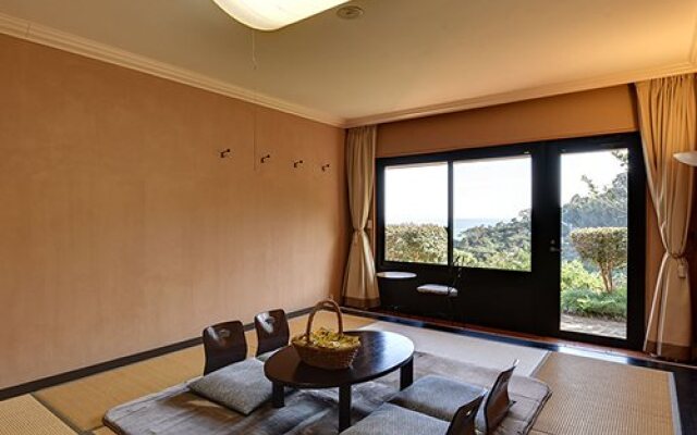 Enoura Terrace
