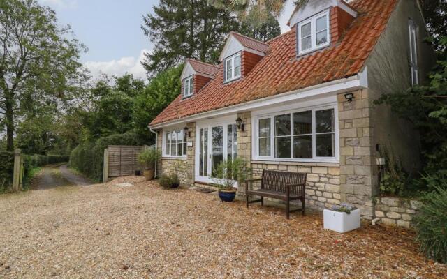 The Cottage At Barrow Mead