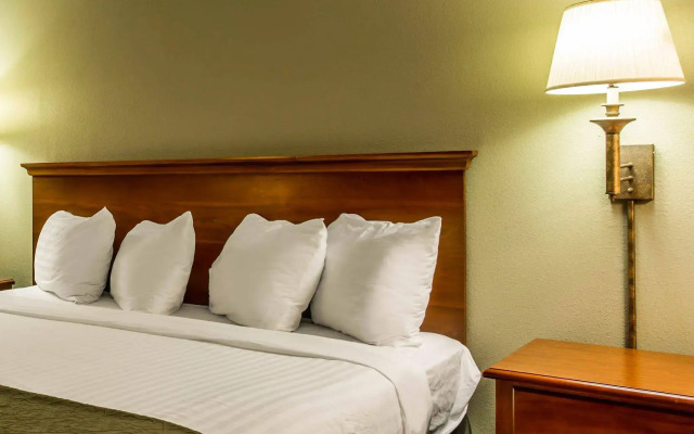 Quality Inn Huntersville near Lake Norman