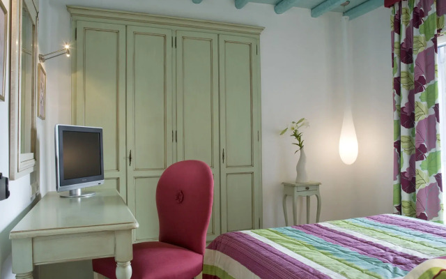 Arte & Mare Elia Luxury Suites & Idolio Vllas