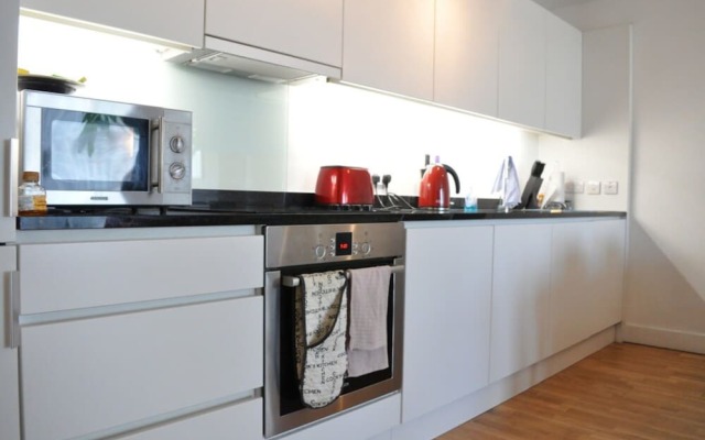Shoreditch Riverside 2 Bedroom Apartment
