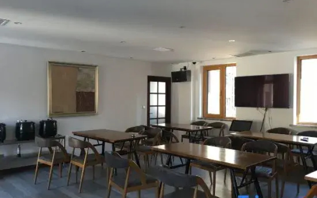 Yitang Yizhai Hot Spring Hotel