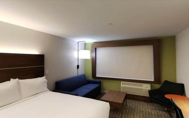 Holiday Inn Express & Suites Detroit Northwest - Livonia, an IHG Hotel