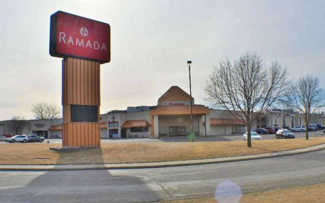 Ramada by Wyndham Sioux Falls Arpt & Suites