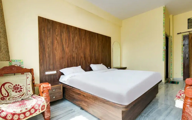 SPOT ON 36985 Praful Palaces