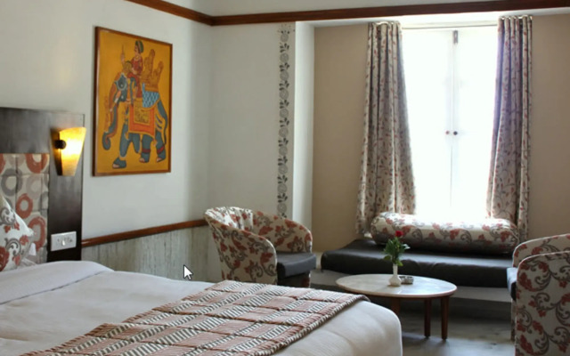 Hotel Paras Mahal