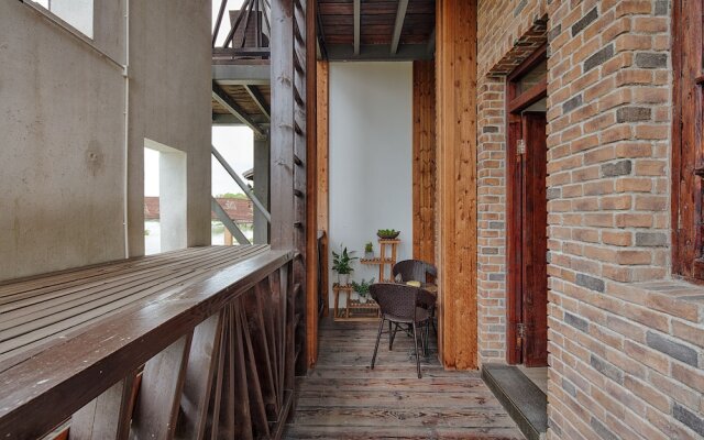 Floral Hotel Deqing Qinzizaiju