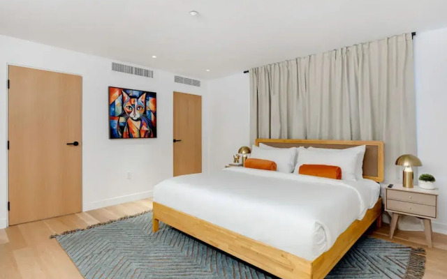 The Santa Monica Sunset - Beachfront Luxury