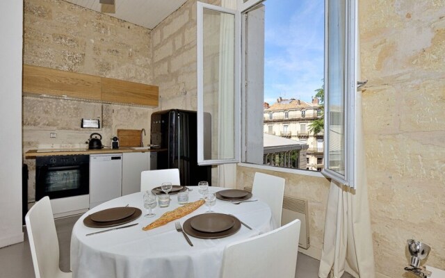 Cute Apartment in Heart of City