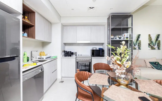 Cozy 1BR at Vida Residences Creek Beach