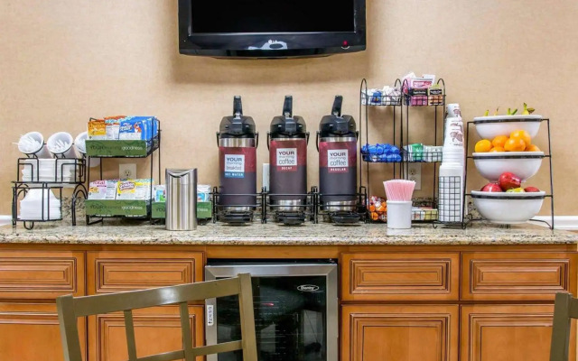 Wingate by Wyndham Livonia