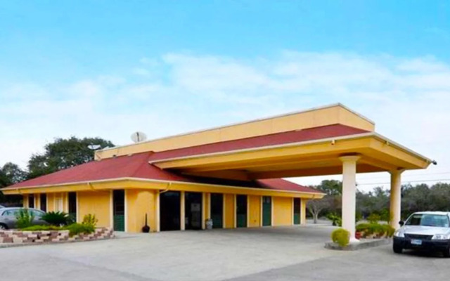 OYO Hotel Ingleside TX