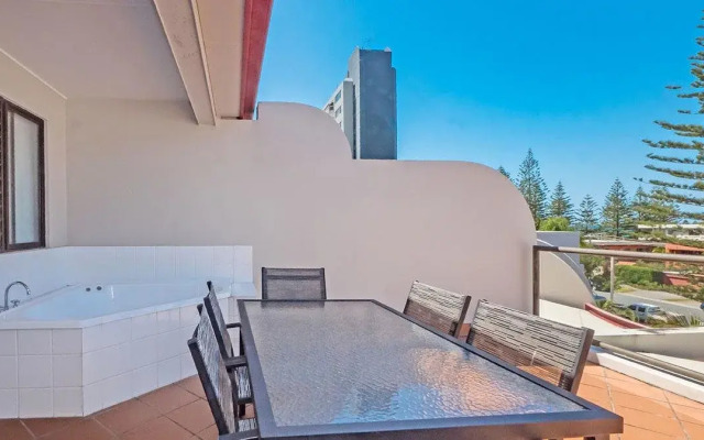 Burleigh on the Beach Holiday Apartments