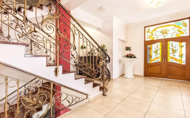 Lesna Perla - Restaurant and Hotel