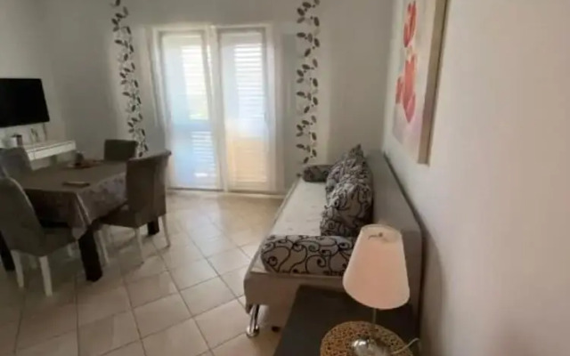 Ivy - Modern With Terrace - A1 Tulipan