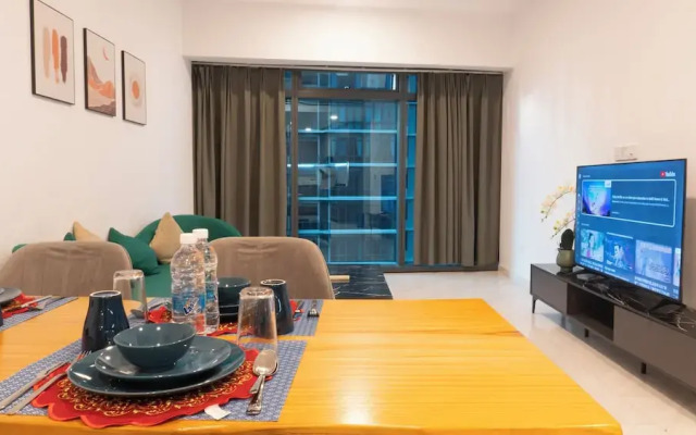 Moonway Luxury Suites At Eaton Residence