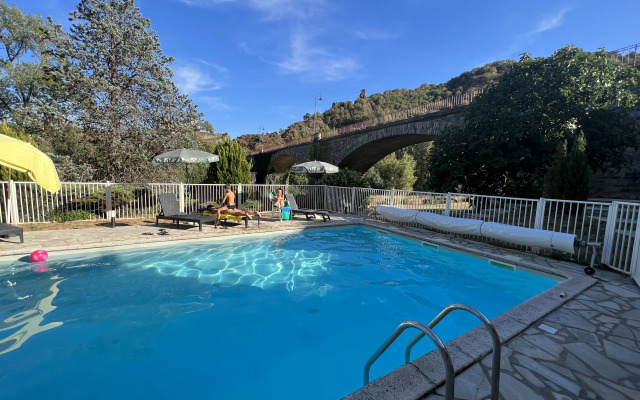 Logis Hotel Restaurant Du Pont