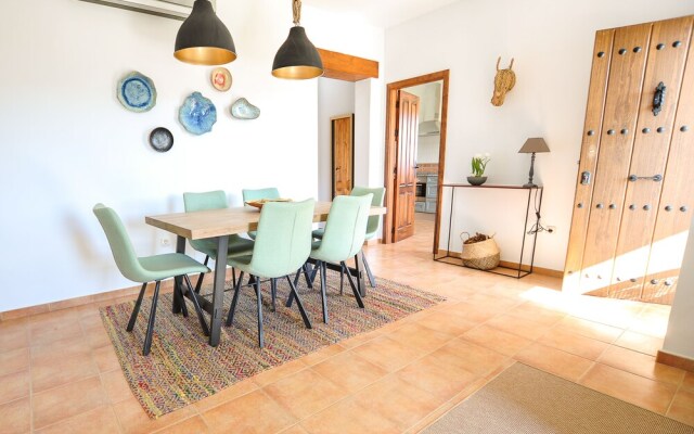Paredones I Villa Rural Caminito del Rey
