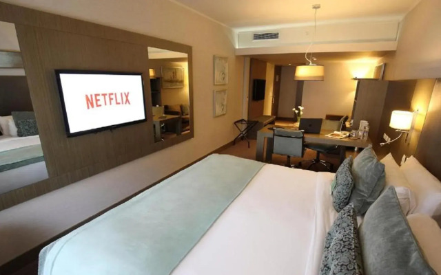 Recoleta Grand, a Tribute Portfolio Hotel