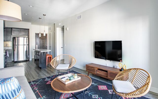 WanderJaunt Modern Dt San Diego Apts