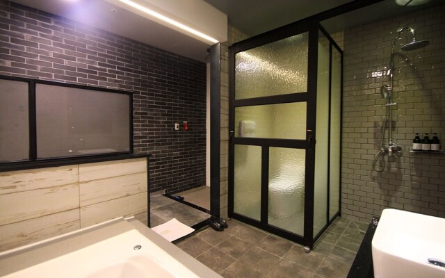 Changwon Masan IVE Hotel
