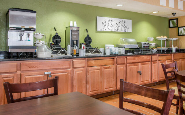 Sleep Inn & Suites - Airport