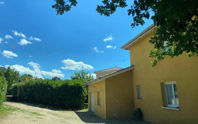 Chambres dans villa avec piscine