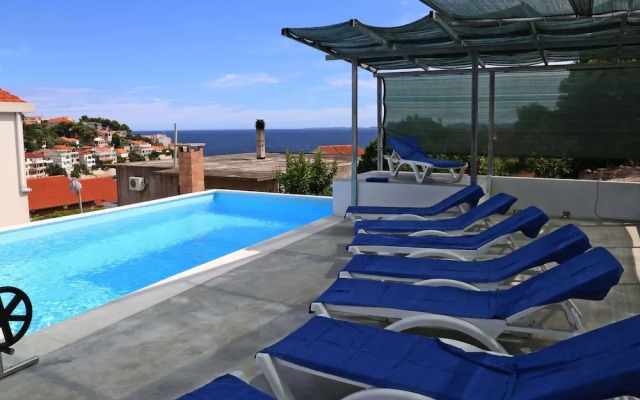 Charming Holiday Home in Cara With Pool