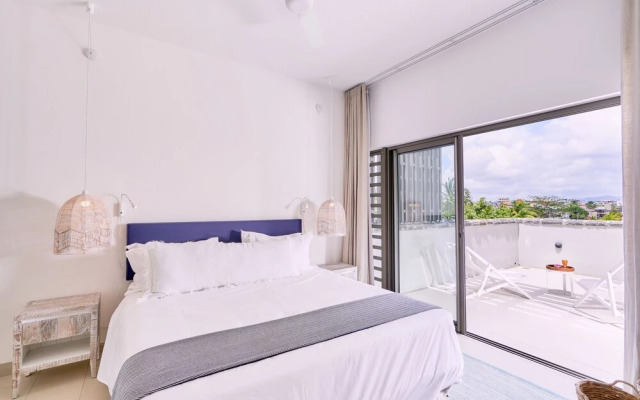 Les Estivales Beachfront Suites & Penthouses with LOV