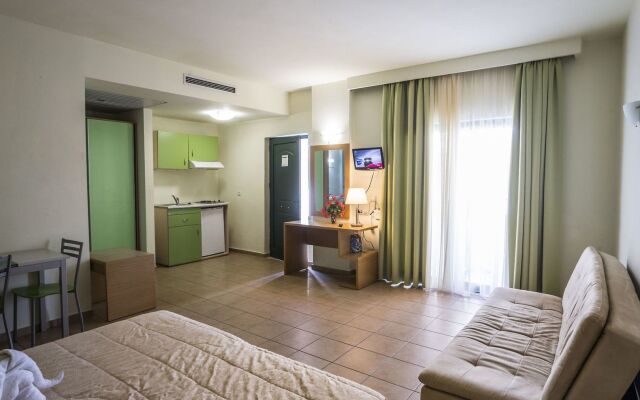 Athina Beach Hotel
