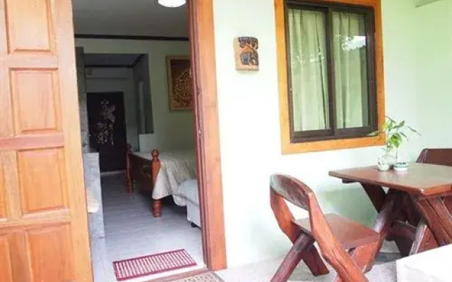 Baan Sala Lung Dam Resort