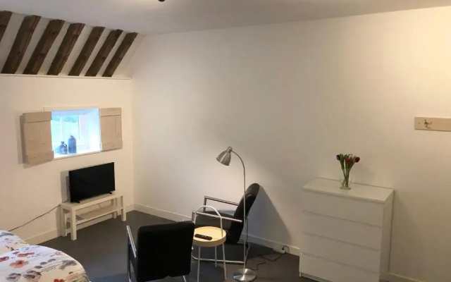 Iselmarpleats Comfortabele Studio met badkamer
