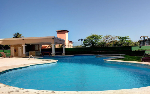 Beach Village #403 - Praia do Futuro por Carpediem
