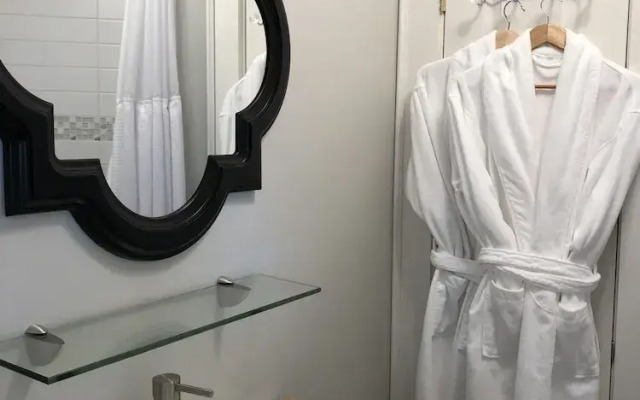 The Lake House Bed & Breakfast