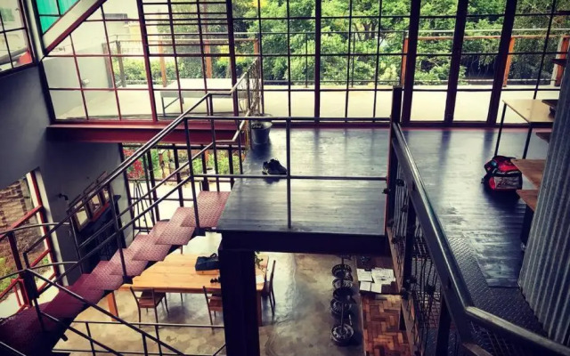 (Sub)urban retreat