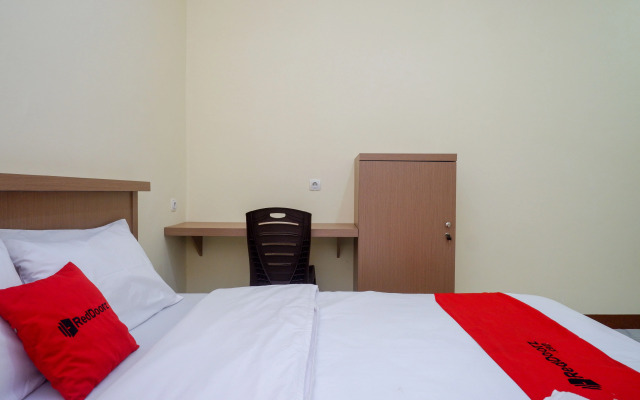 Reddoorz Near Siliwangi Semarang
