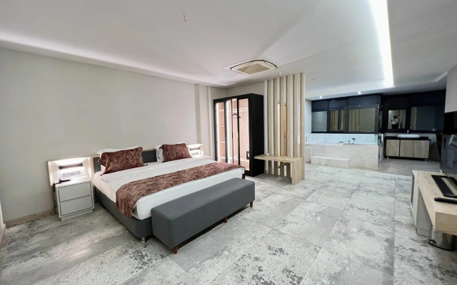 Life Point Hotel