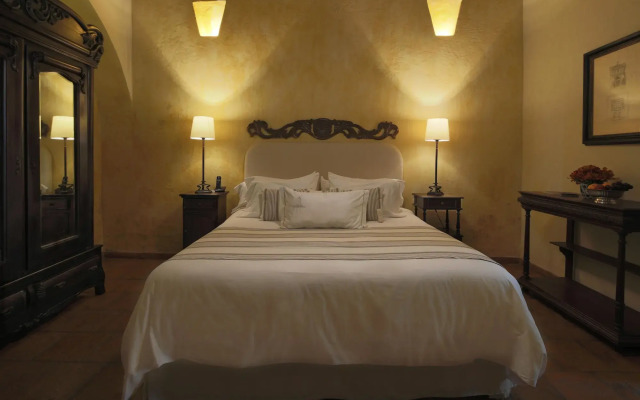 Casa del Arzobispado Hotel