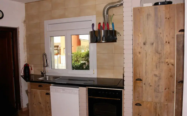 Spacious Villa in Vilacolum With Swimming Pool