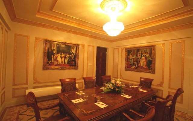 Imperial Grand Palace Hotel