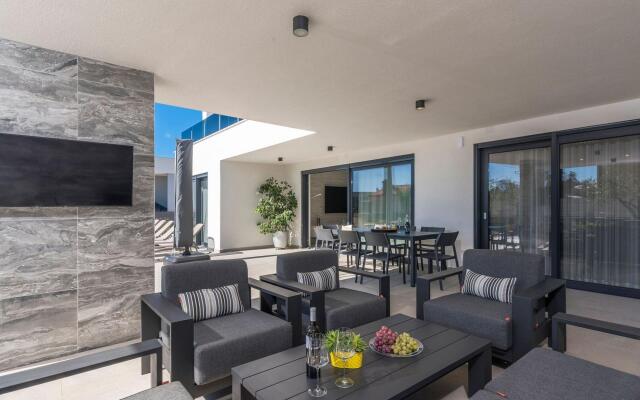 Amazing Holiday Home In Novigrad With Bubble Bath