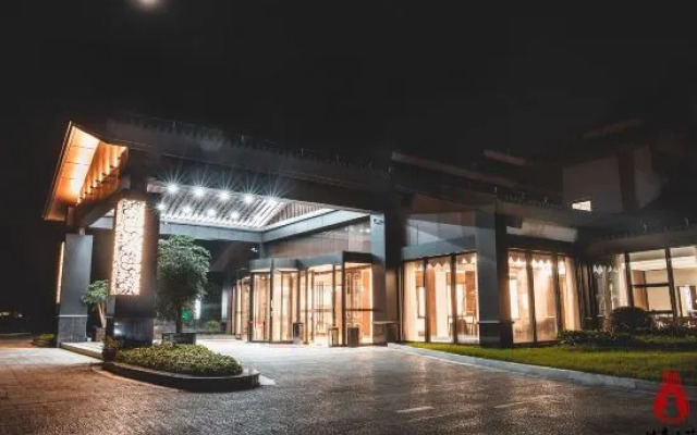 Xinchang Big Buddha Temple Fanyin Hotel