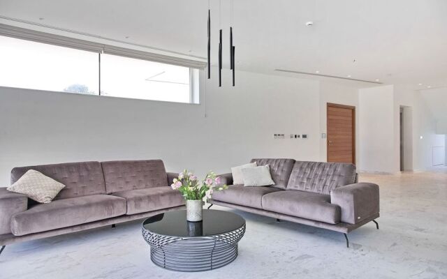 Sea Pearl Beachfront Elite Residences