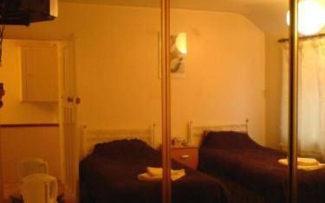 Revive Lodge Heathrow