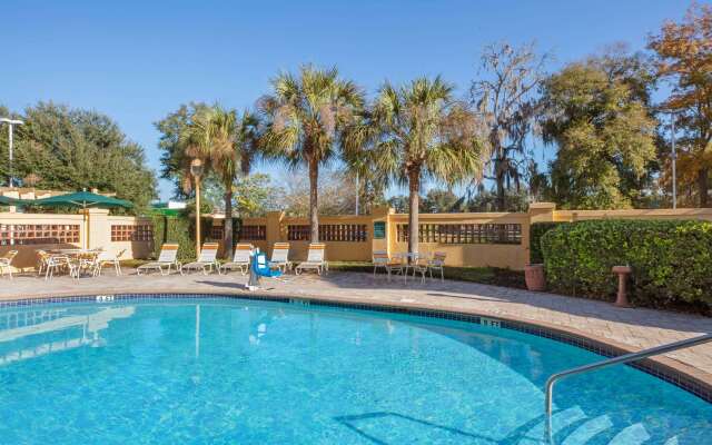 La Quinta Inn & Suites by Wyndham Ocala