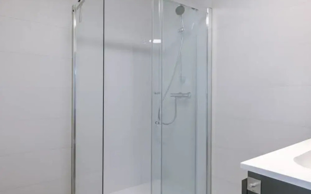 Spacious Vacation Home for 12 Guests in Westende