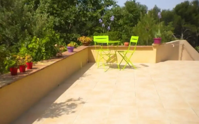 Villa With 4 Bedrooms in Trets, With Wonderful Mountain View, Private