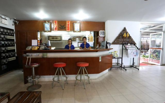 Chomdoi House Hotel (SHA Extra Plus)