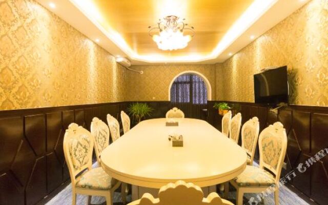 Hongmayi Theme Hotel Xinxiang Qingchun Jiyi