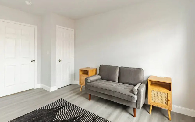 Chic & Cozy Philly Stay in City Center